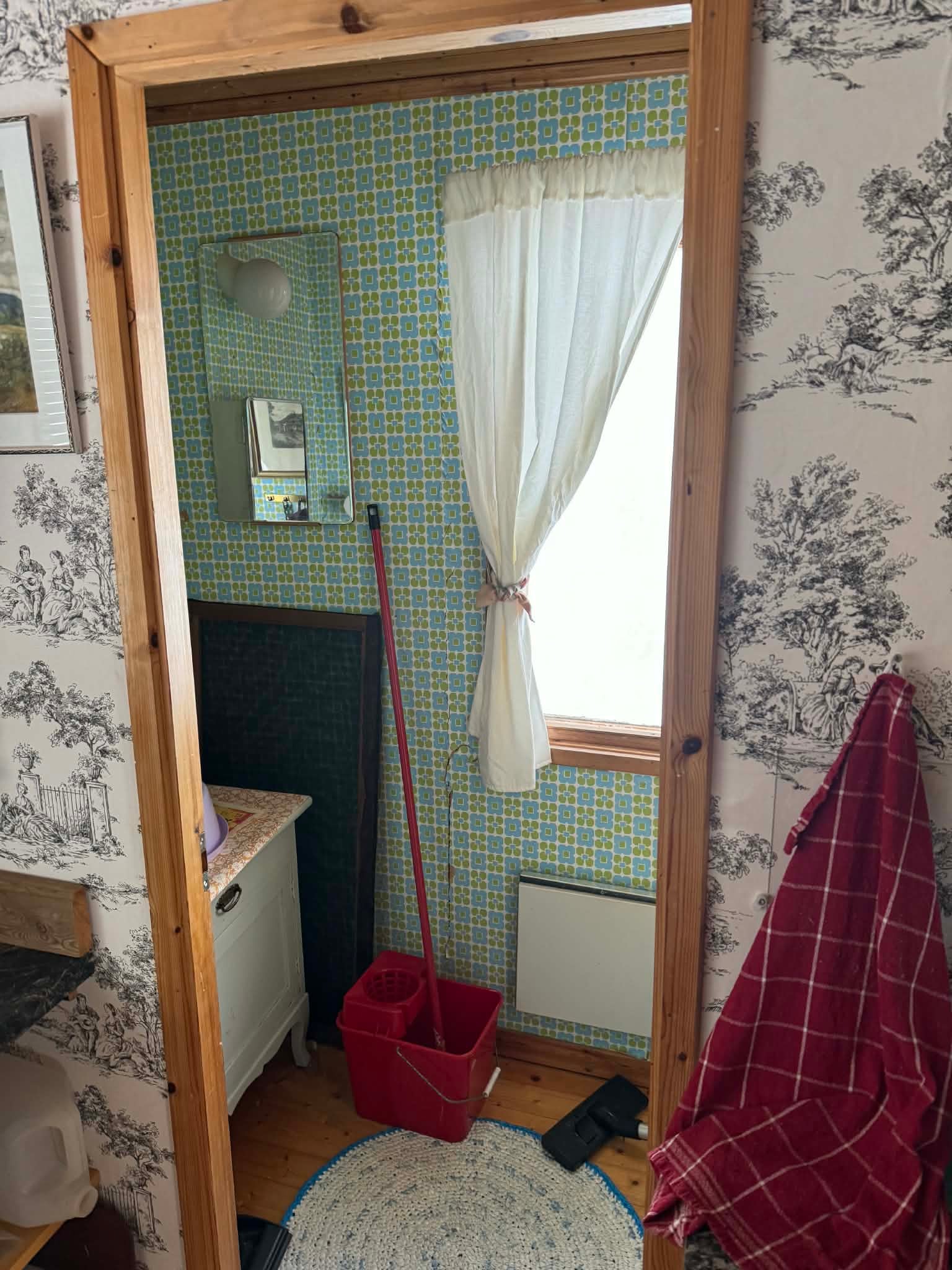 Stuga i Blåsjön med sjöutsikt