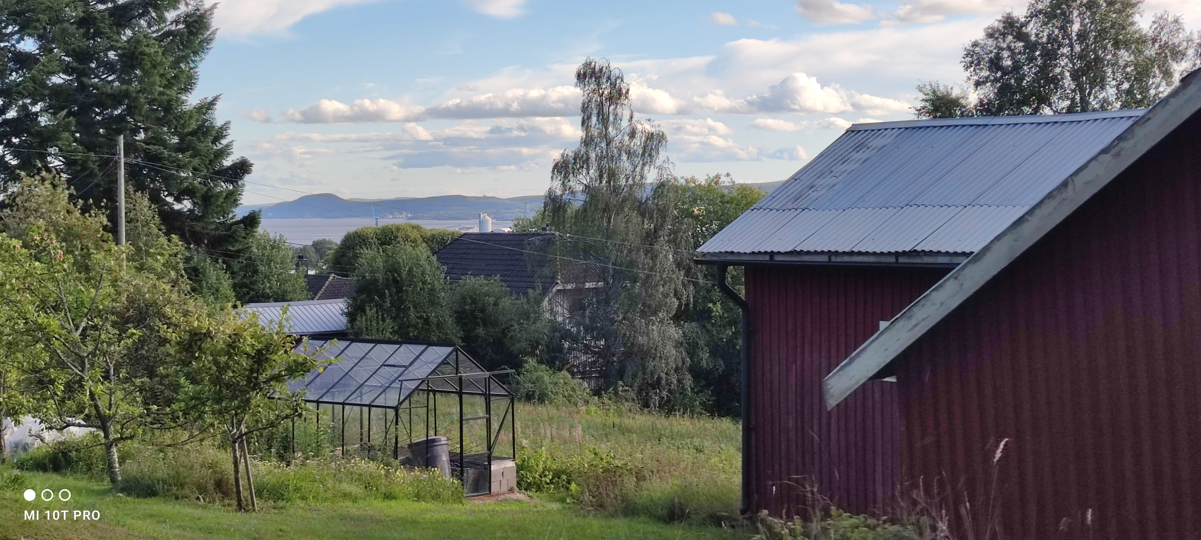 Tomt-rivningsfastighet centralt Alnö