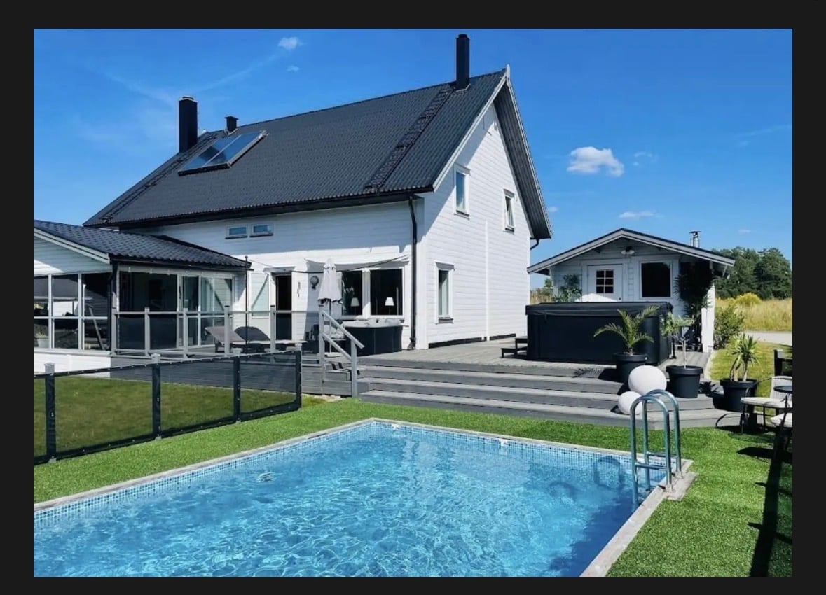 Stor rymlig familjevilla med pool, jacuzzi och bastu