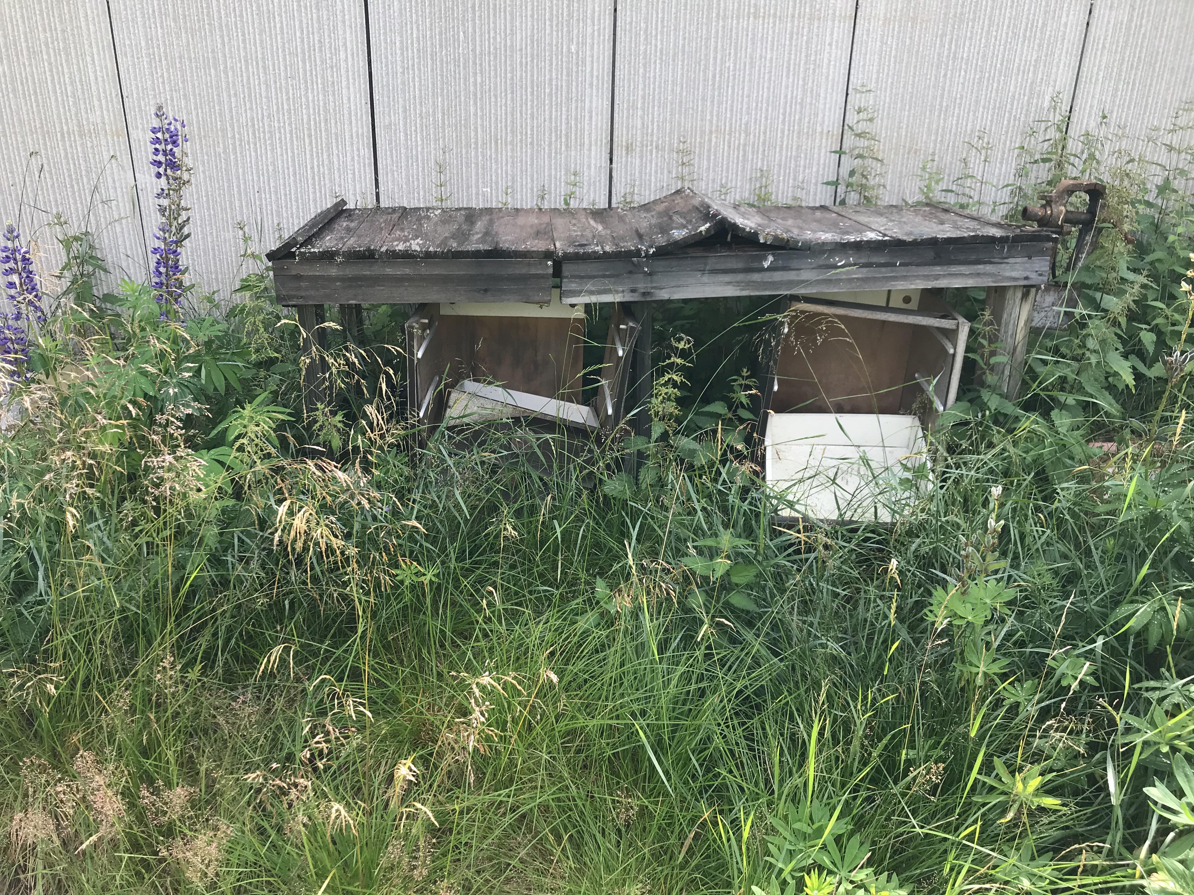 Villa 80+44 kvm. Tomt 875 kvm. Renoveringsobjekt.
