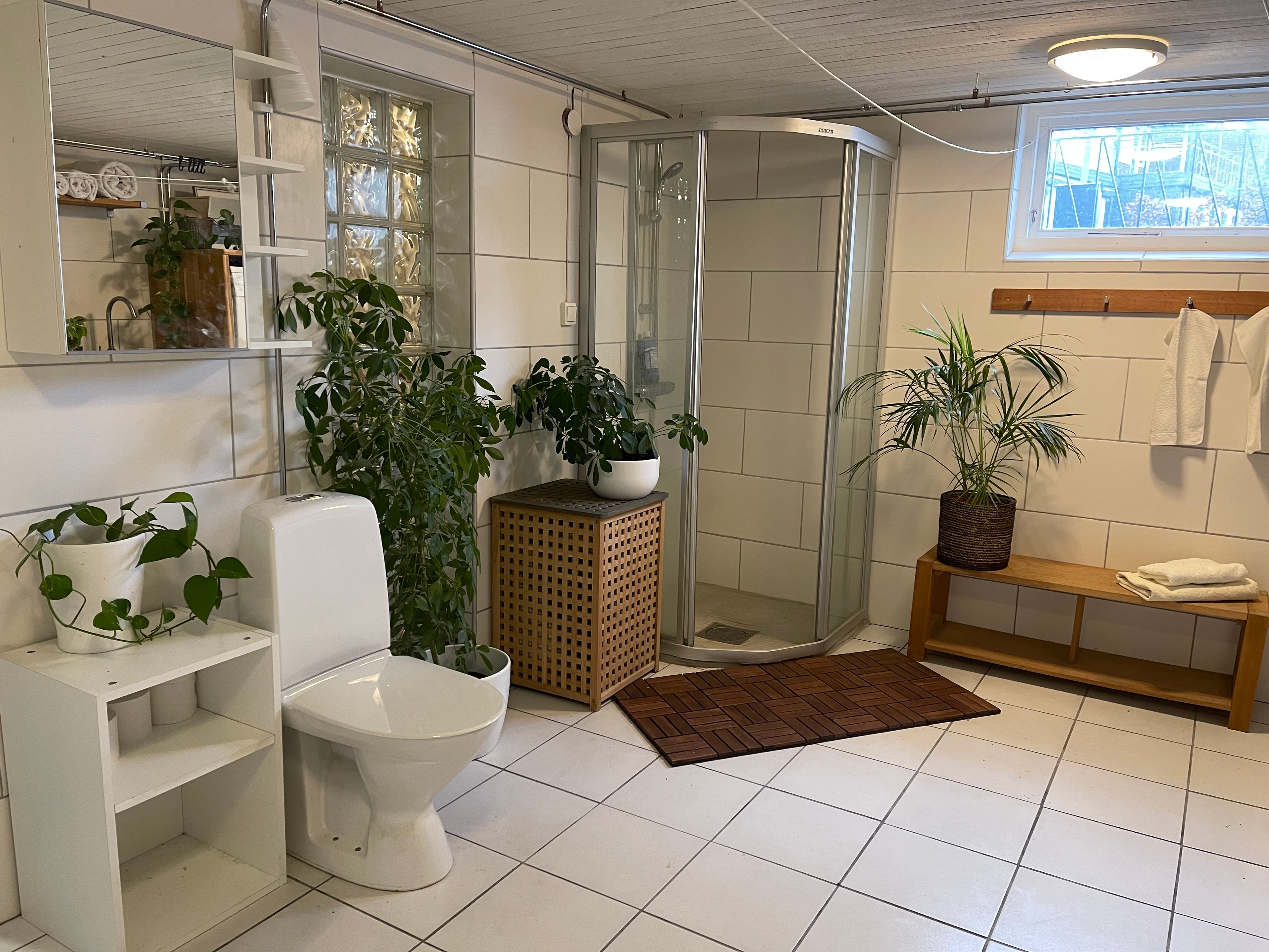 Centralt läge med egen ingång och eget badrum
