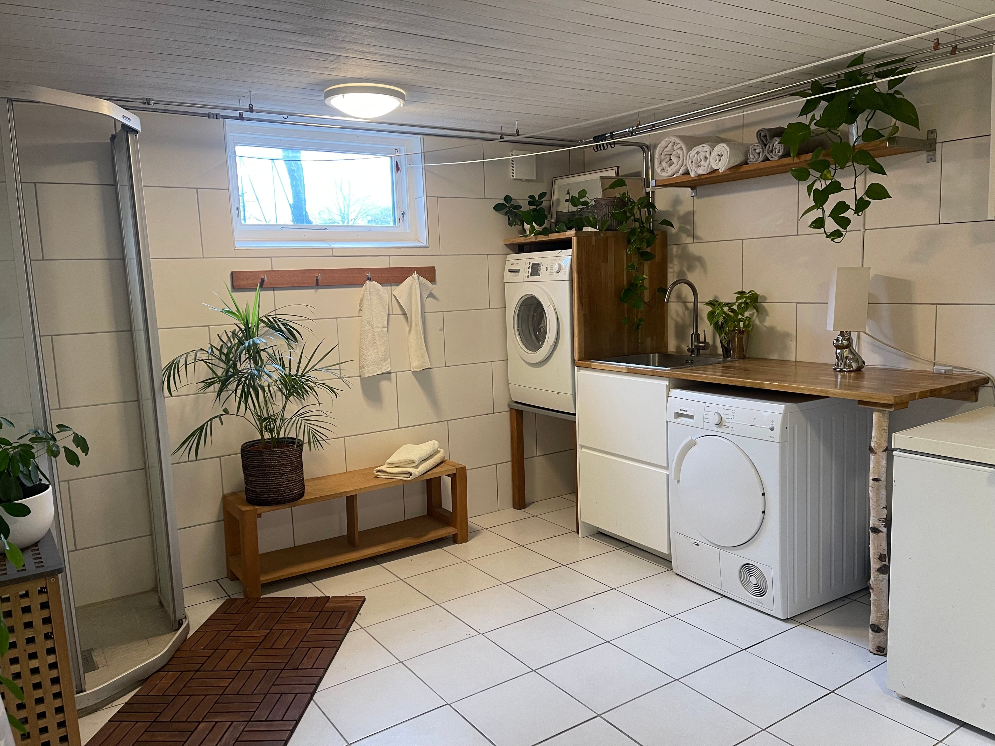 Centralt läge med egen ingång och eget badrum