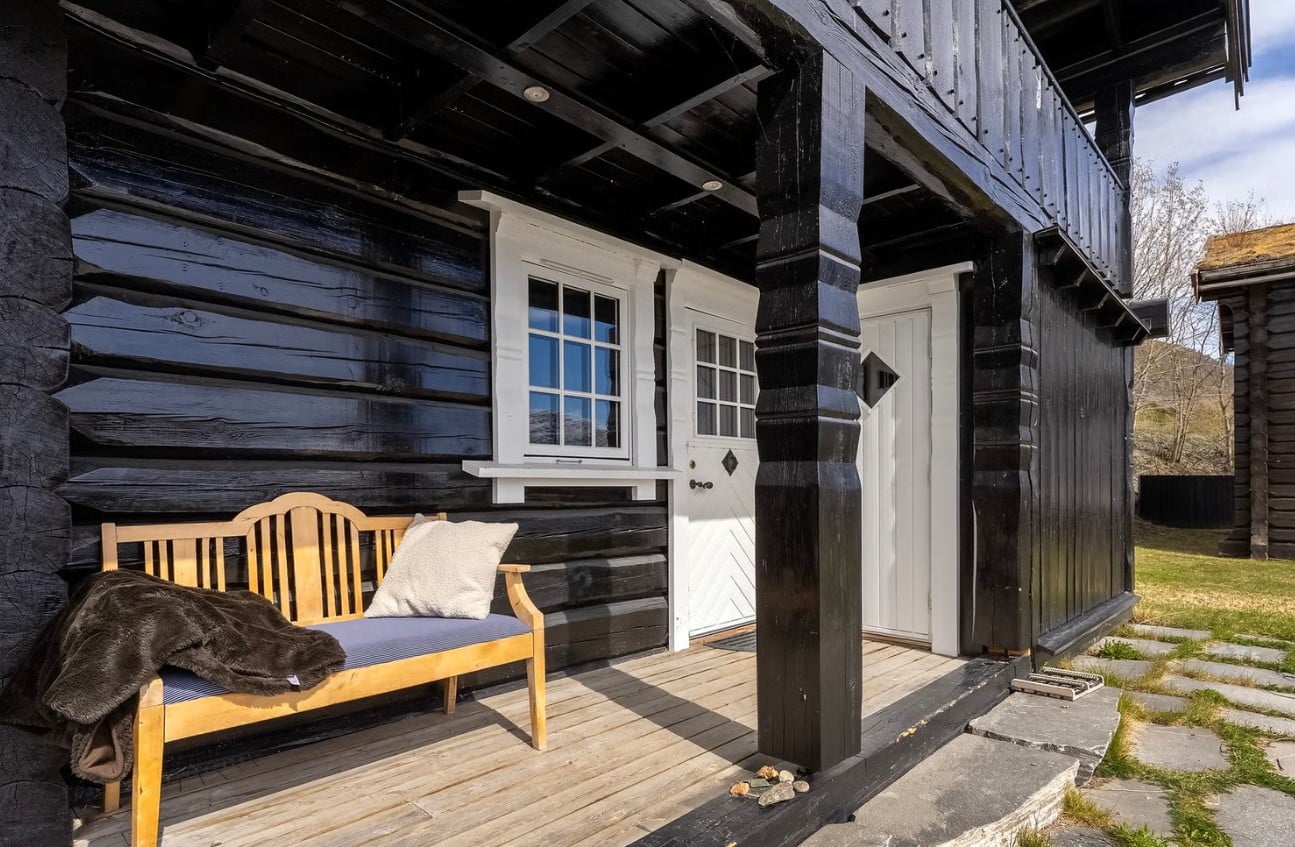 Oppdal, Norge | Charmig timmerstuga i Vangslia – Ski in/Ski out | 3 sovrum | Bastu | Garage | Elbilsladdare | Nytt kök
