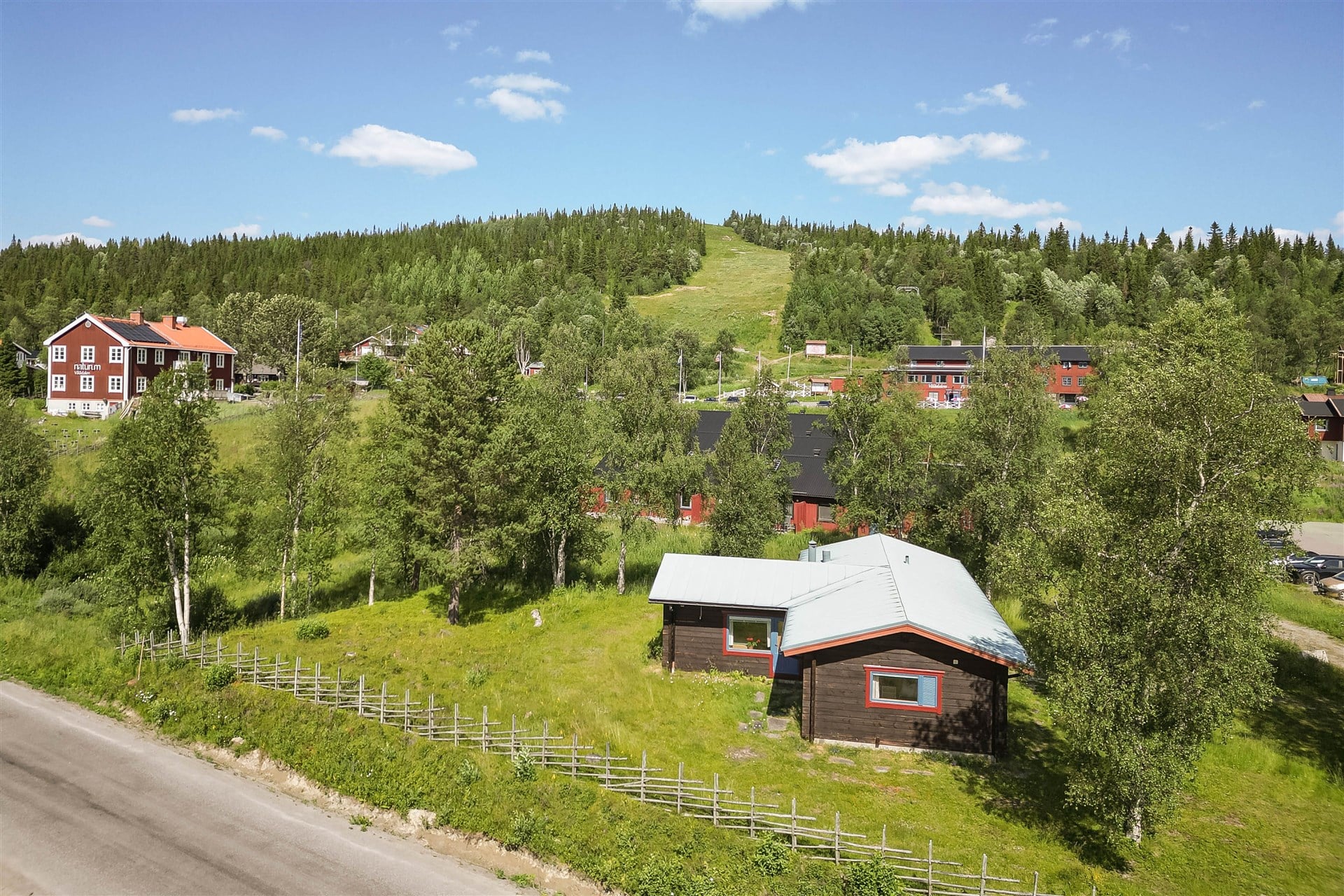 Stuga i Vilda Vackra Vålådalen med god uthyrningspotential