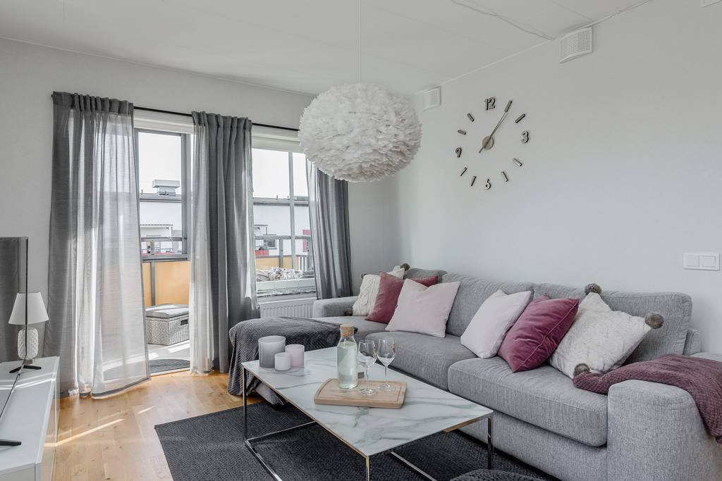 Ljus och välplanerad lägenhet i norra Stockholm!