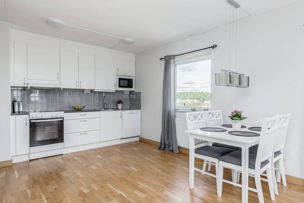 Ljus och välplanerad lägenhet i norra Stockholm!