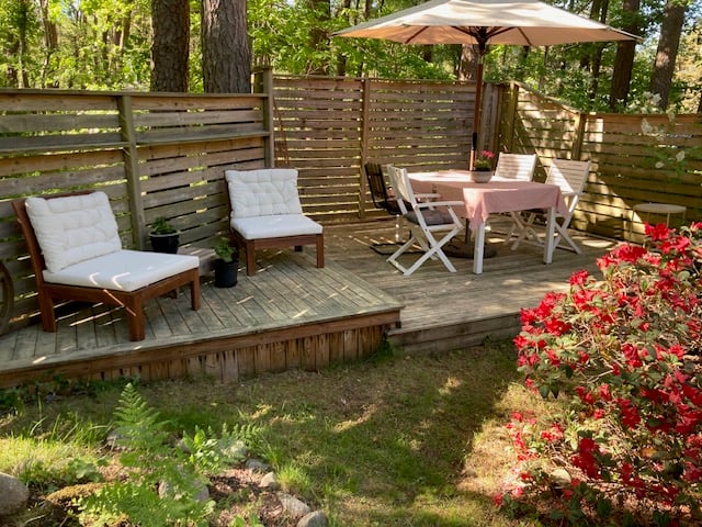 Charmigt sommarparadis i Askim – Hult Åsen
