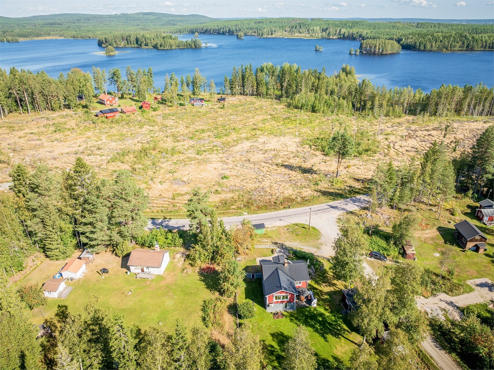 Semesterhus - bad, jakt och utförsåkning!