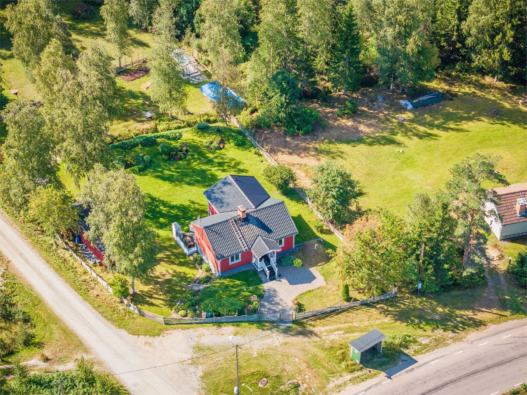 Semesterhus - bad, jakt och utförsåkning!